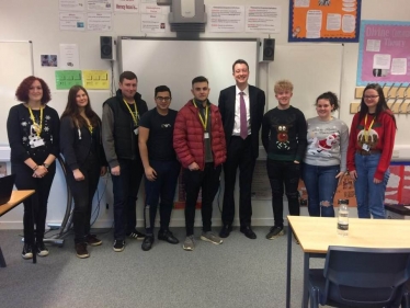 Simon with Nunthorpe Academy 6th Form Politics Students